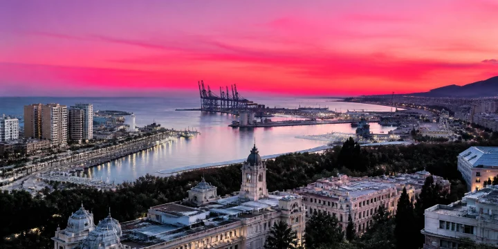 Málaga pone freno: Moratoria para nuevos apartamentos turísticos y hoteles de baja calidad